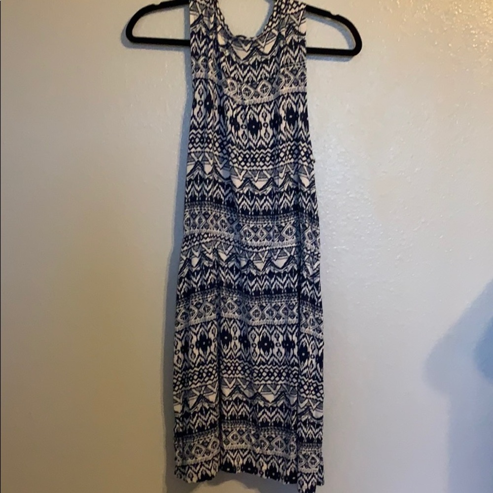 Patterned wrap dress - Picture 2 of 4